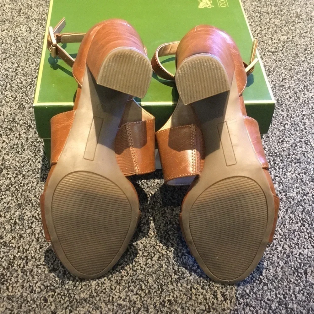 Coach and Four 3” Brown Strap Padded Footbed Block Heels Box Included Size 7